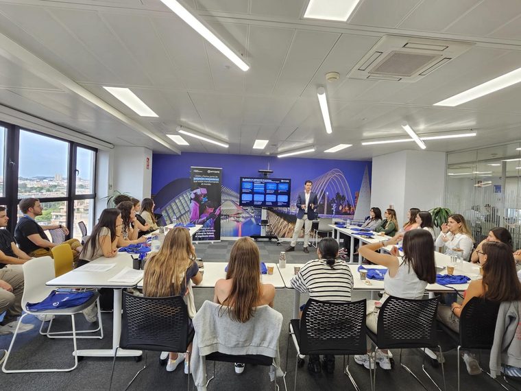 Sesión con equipos en una empresa